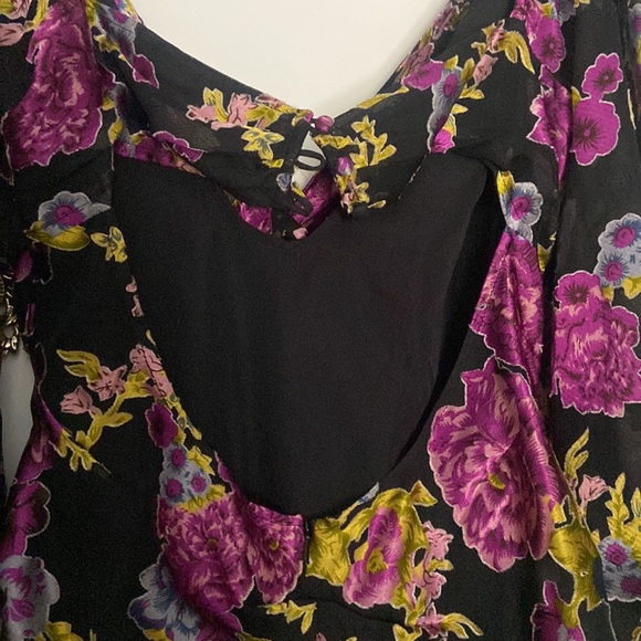 New floral dress! Adorable 🍁 🍁 - Picture 9 of 9